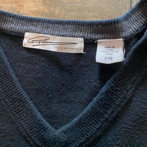 Men Large, Greg Norman, Black Crewneck Sweater Retail: $50 - Picture 3 of 7